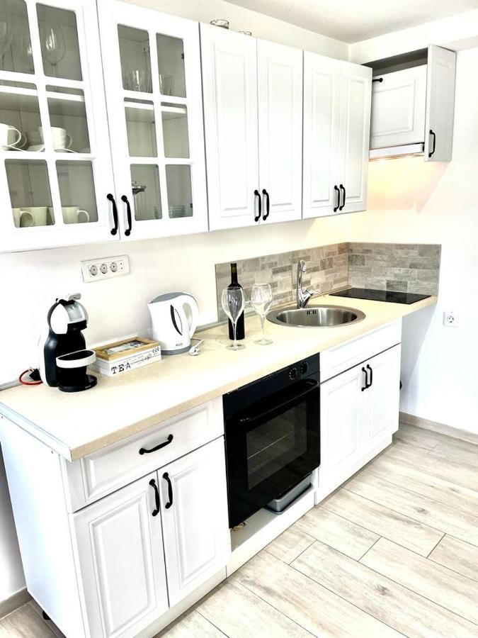 P&I Apartments Jadranska 74,Dobrota Котор Екстериор снимка