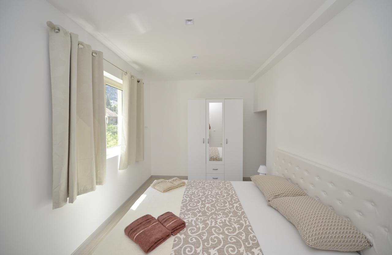 P&I Apartments Jadranska 74,Dobrota Котор Екстериор снимка